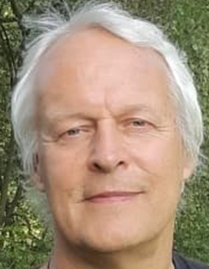 Dr Johan Denis
