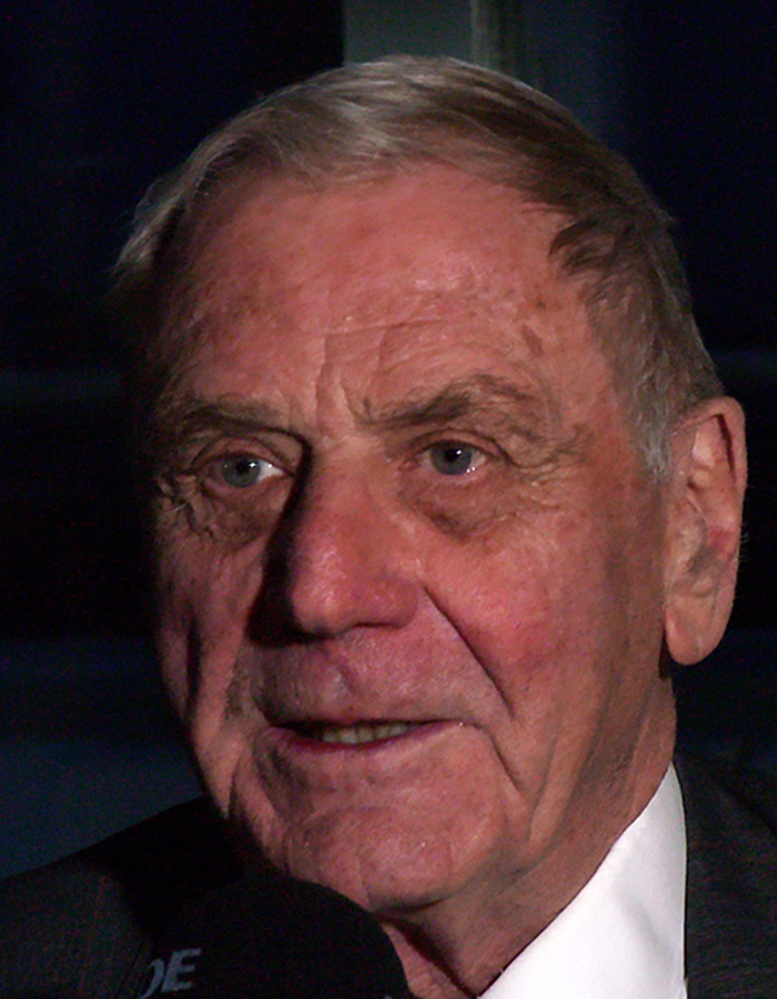 Pr Arne Burkhardt