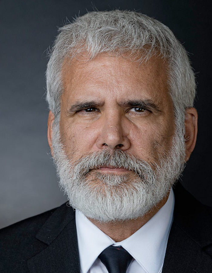 Dr Robert W. Malone